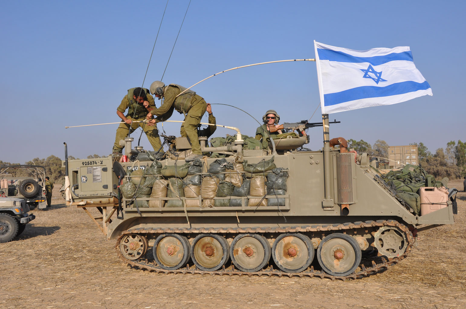 Pojazd opancerzony przy granicy ze Strefą Gazy. IDF, Flickr 2.0. by SA