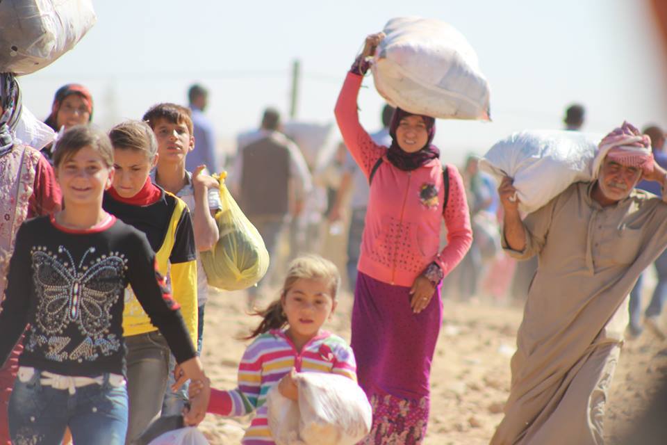 Uchodźcy kurdyjscy z Syrii zmierzają do Turcji, 24 września 2014 r. Fot. EC/ECHO, Flickr CC by 2.0.
